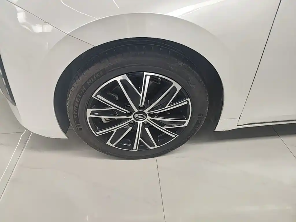 GAC Motor Trumpchi E8 PHEV — миниатюра 23