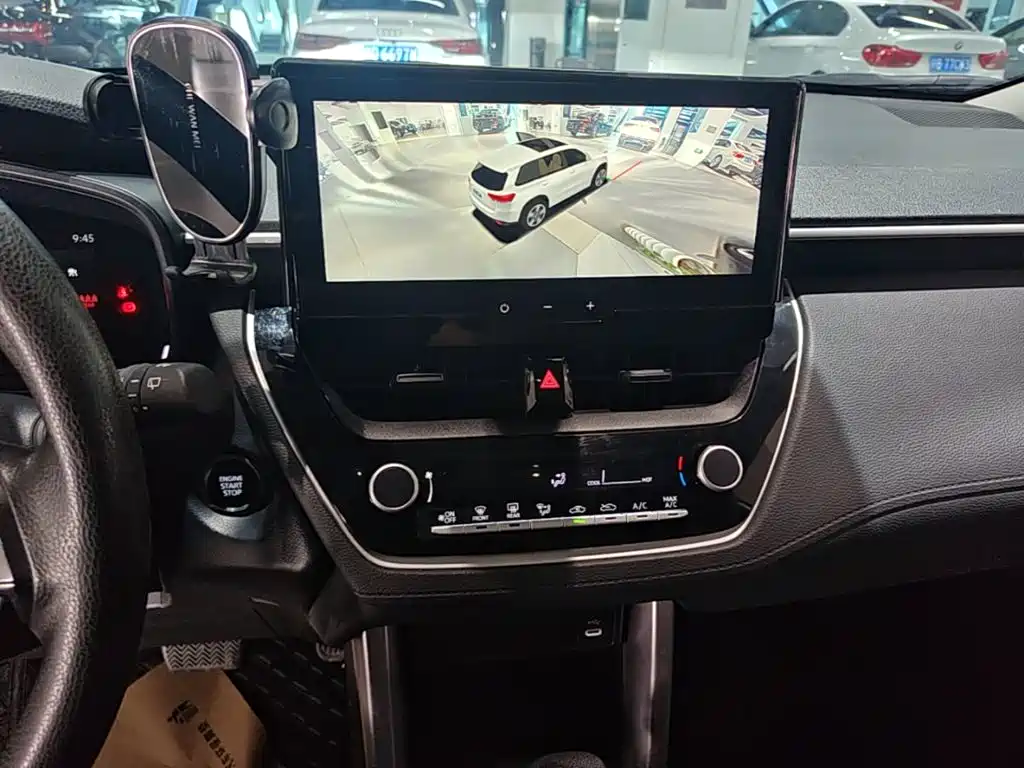 Toyota Corolla Cross — миниатюра 13