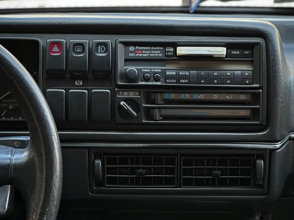 Volkswagen Jetta 2000 1.6L MT