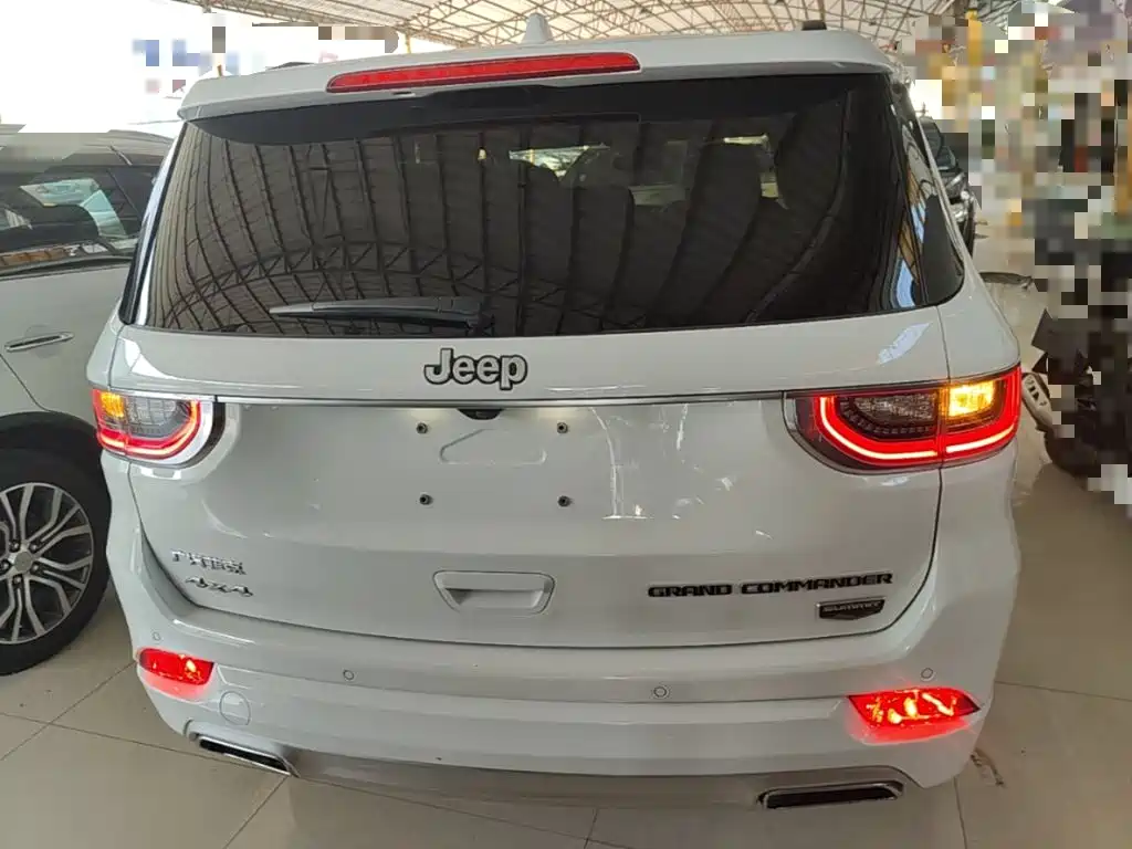 Jeep Grand Commander — миниатюра 6