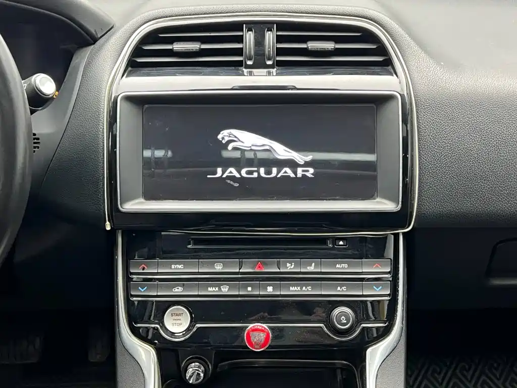Jaguar XEL — миниатюра 19