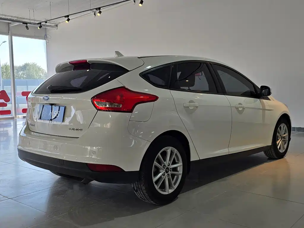 Ford Focus — миниатюра 6