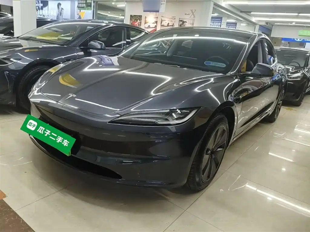 Tesla Model 3 2024