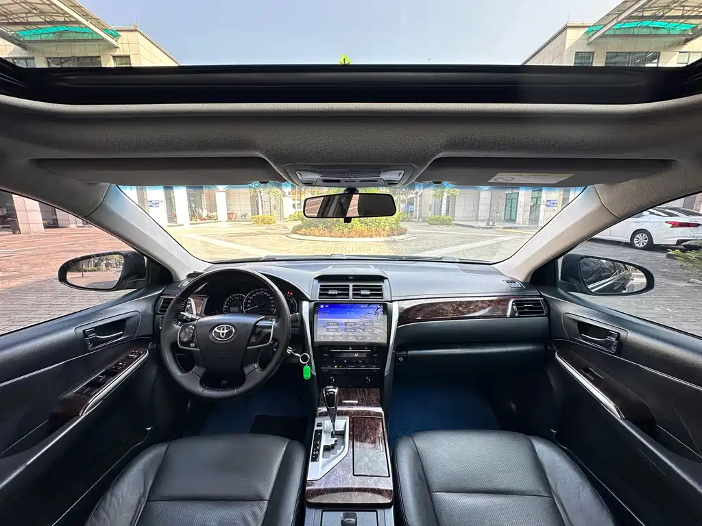 Toyota Camry 2015 2.0G Lead