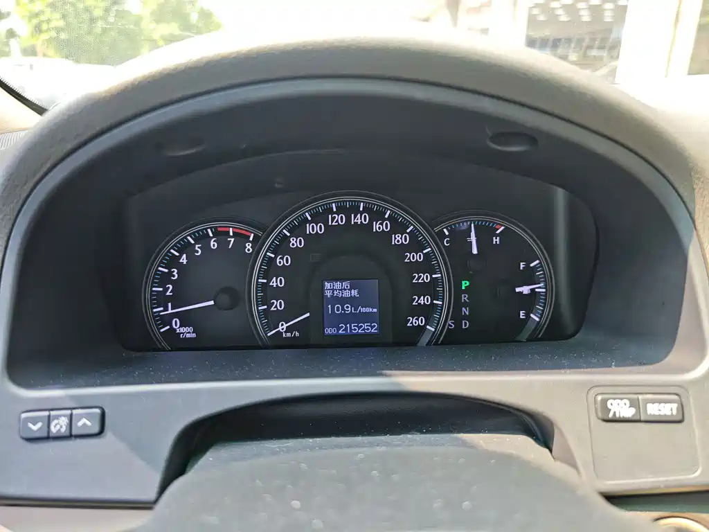 Toyota Crown — миниатюра 6