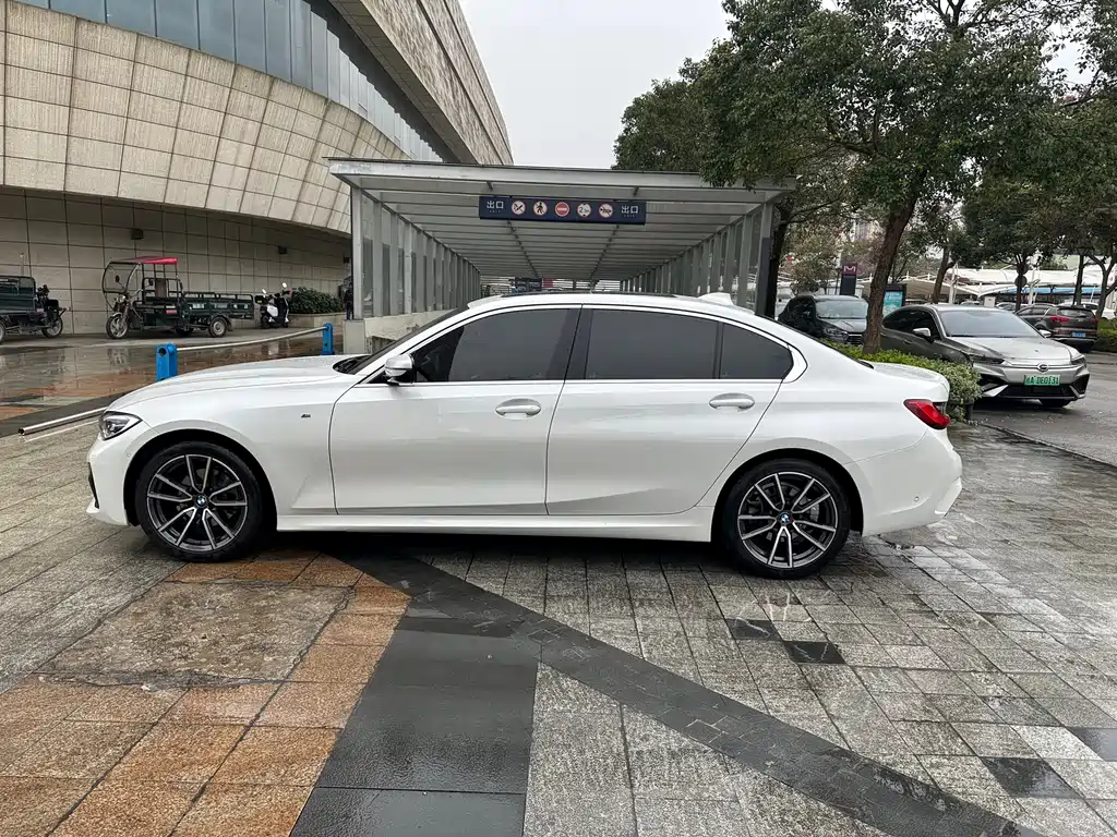 BMW 3 Series — миниатюра 12