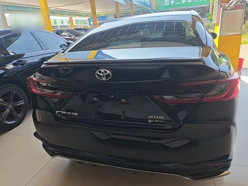 Toyota Camry — миниатюра 6