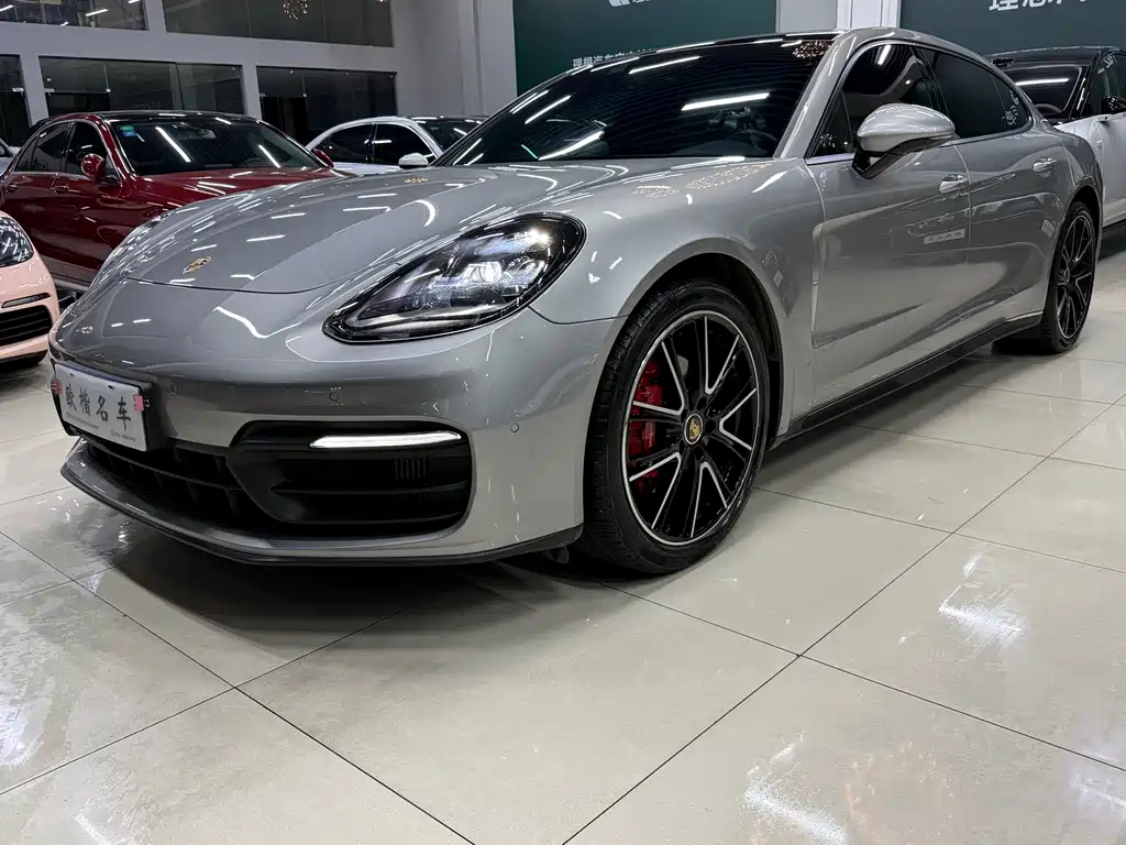 Porsche Panamera 2022