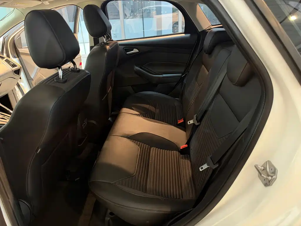 Ford Focus — миниатюра 12