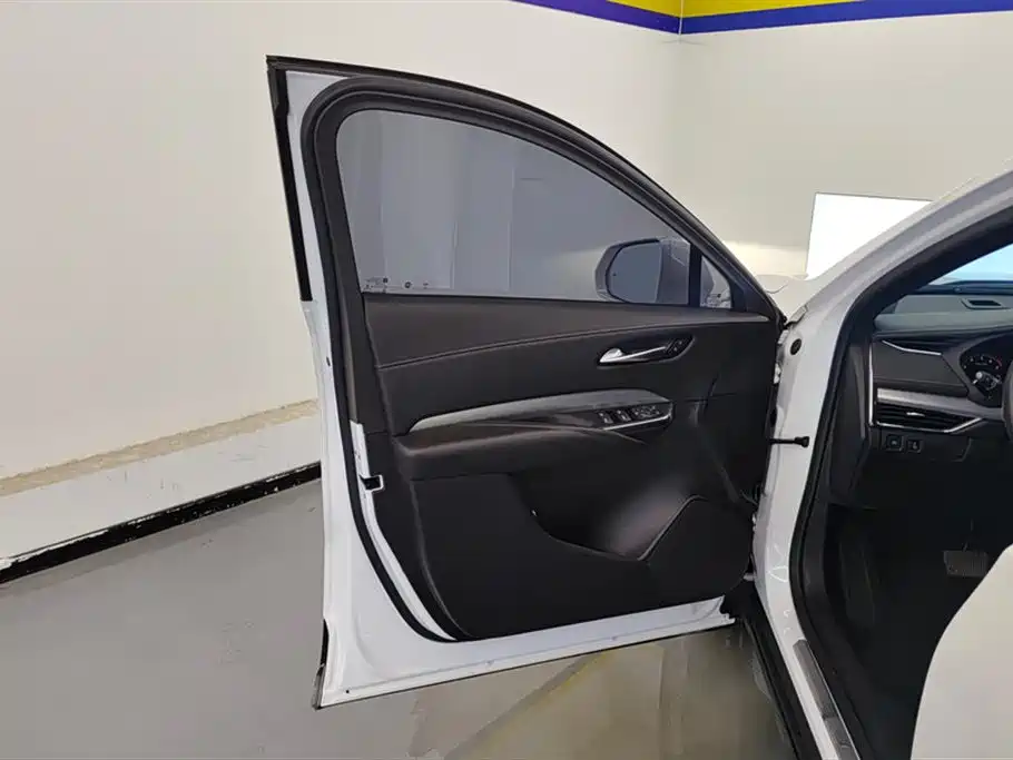 Cadillac XT4 2022 28T Luxury