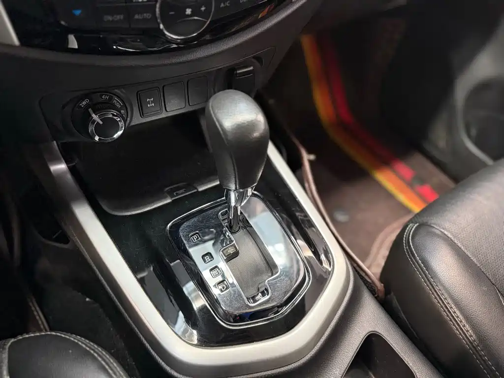 Nissan Terra — миниатюра 2