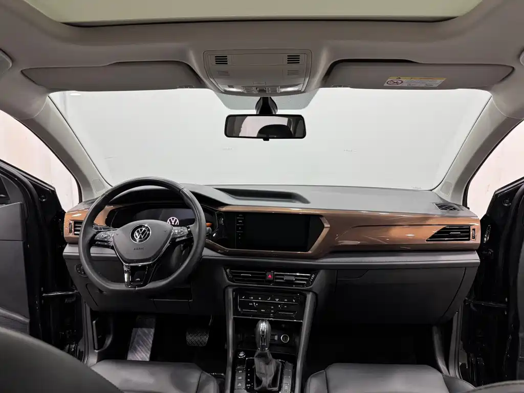 Volkswagen Tharu — миниатюра 5