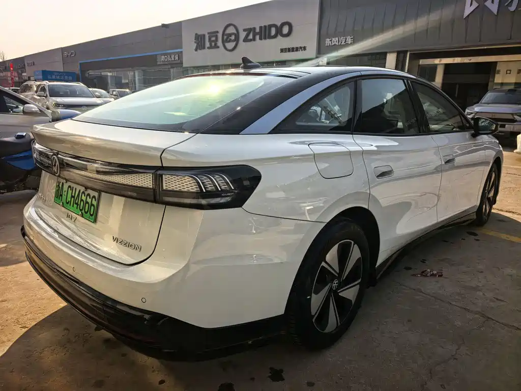 VOLKSWAGEN ID.7 VIZZION