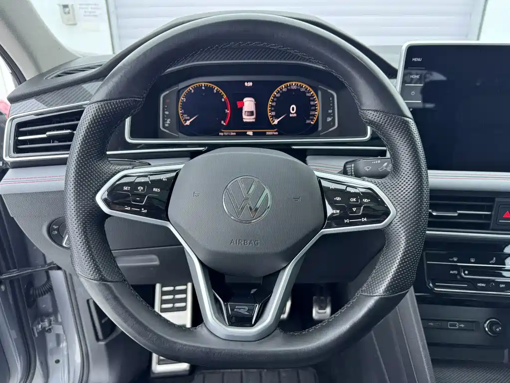 VOLKSWAGEN TIGUAN X