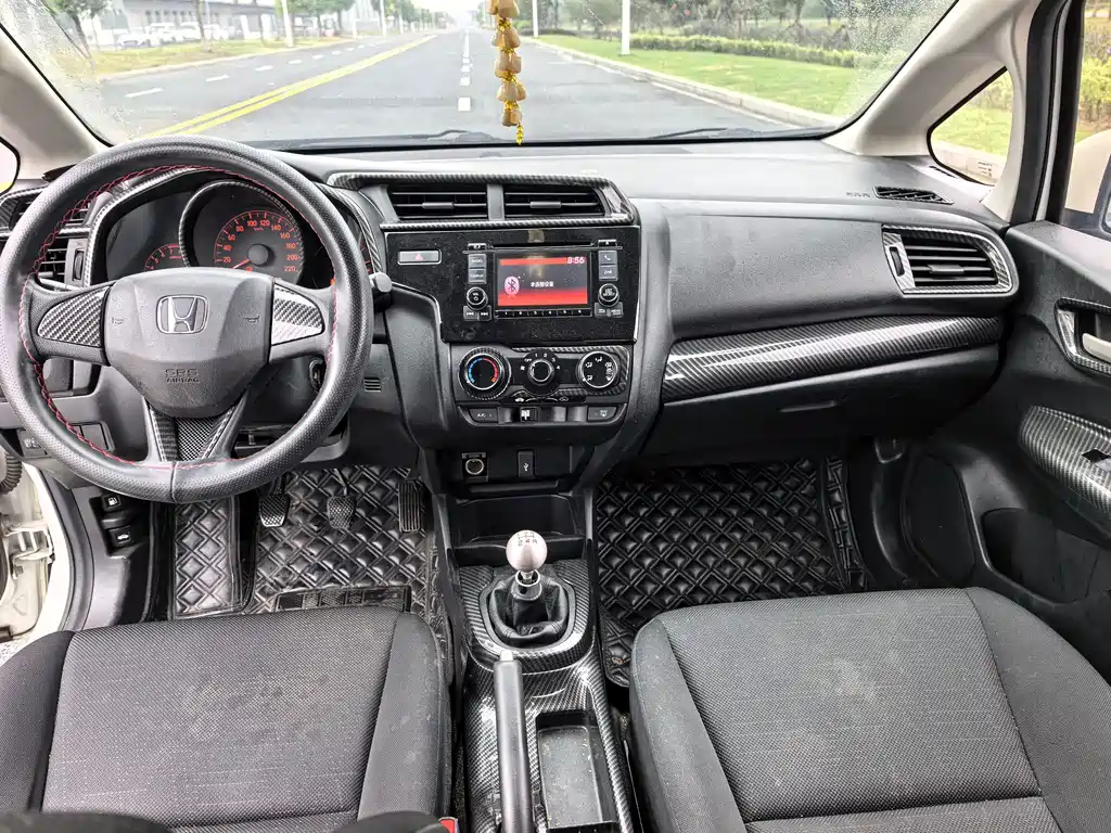 Honda Fit — миниатюра 9