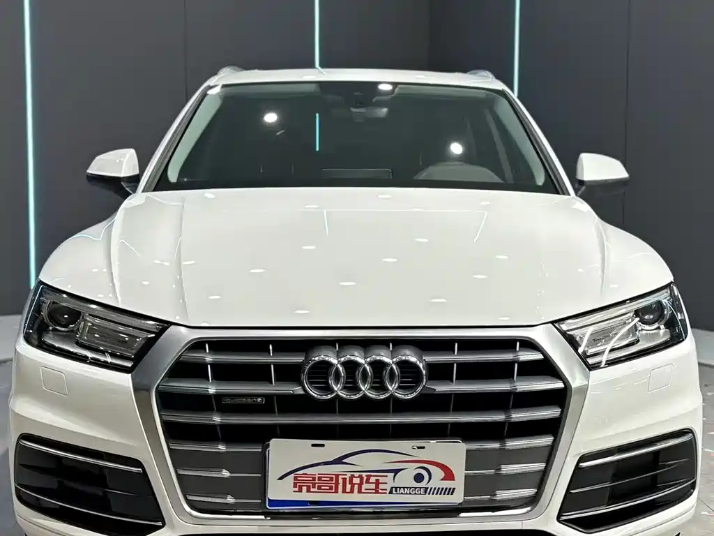 Audi Q5L - фото 2