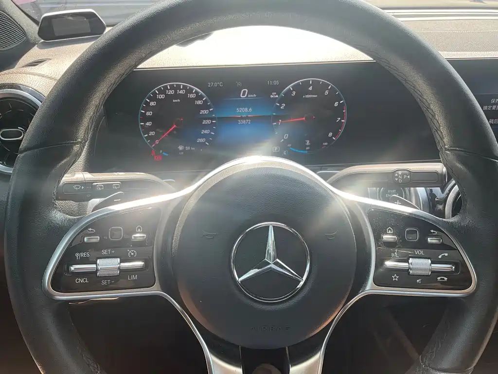 Mercedes-Benz GLB — миниатюра 11