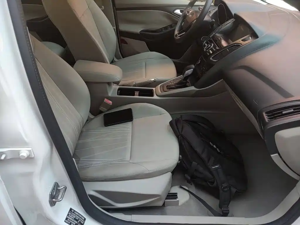 Ford Focus — миниатюра 25