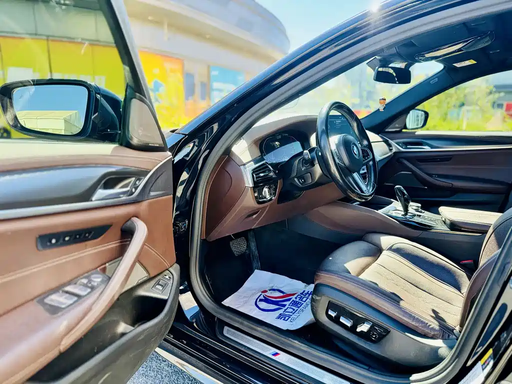 BMW 5 Series New Energy — миниатюра 5