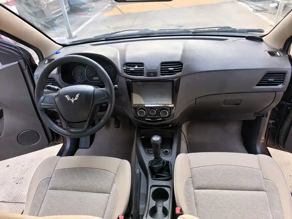 Wuling Hongguang — миниатюра 9