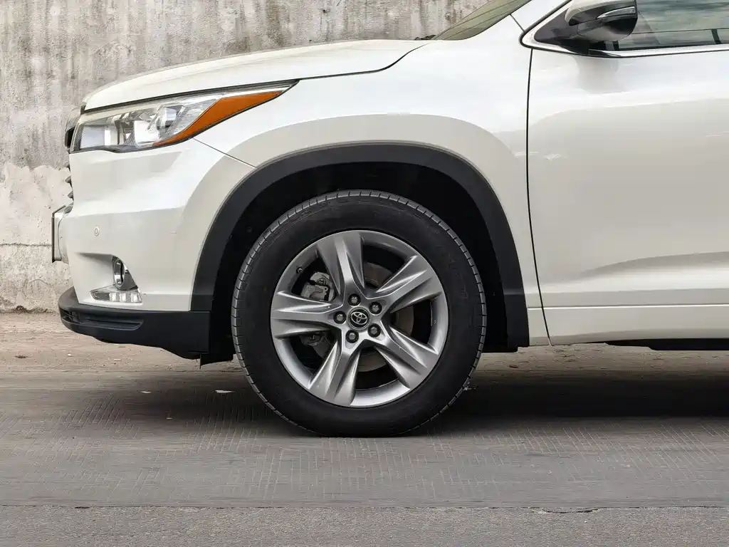 Toyota Highlander — миниатюра 17