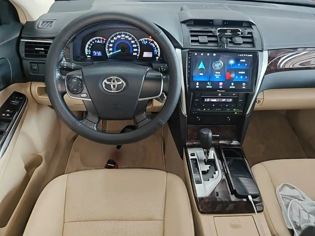 Toyota Camry — миниатюра 10