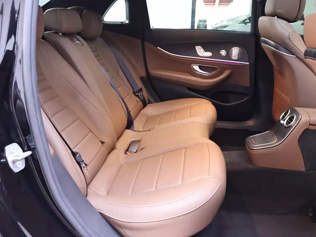 Mercedes-Benz E-Class — миниатюра 22