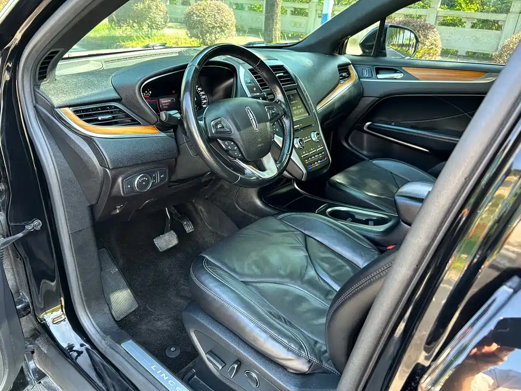 Lincoln MKC — миниатюра 4