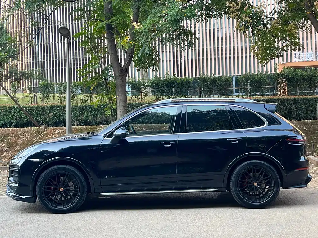 Porsche Cayenne — миниатюра 4