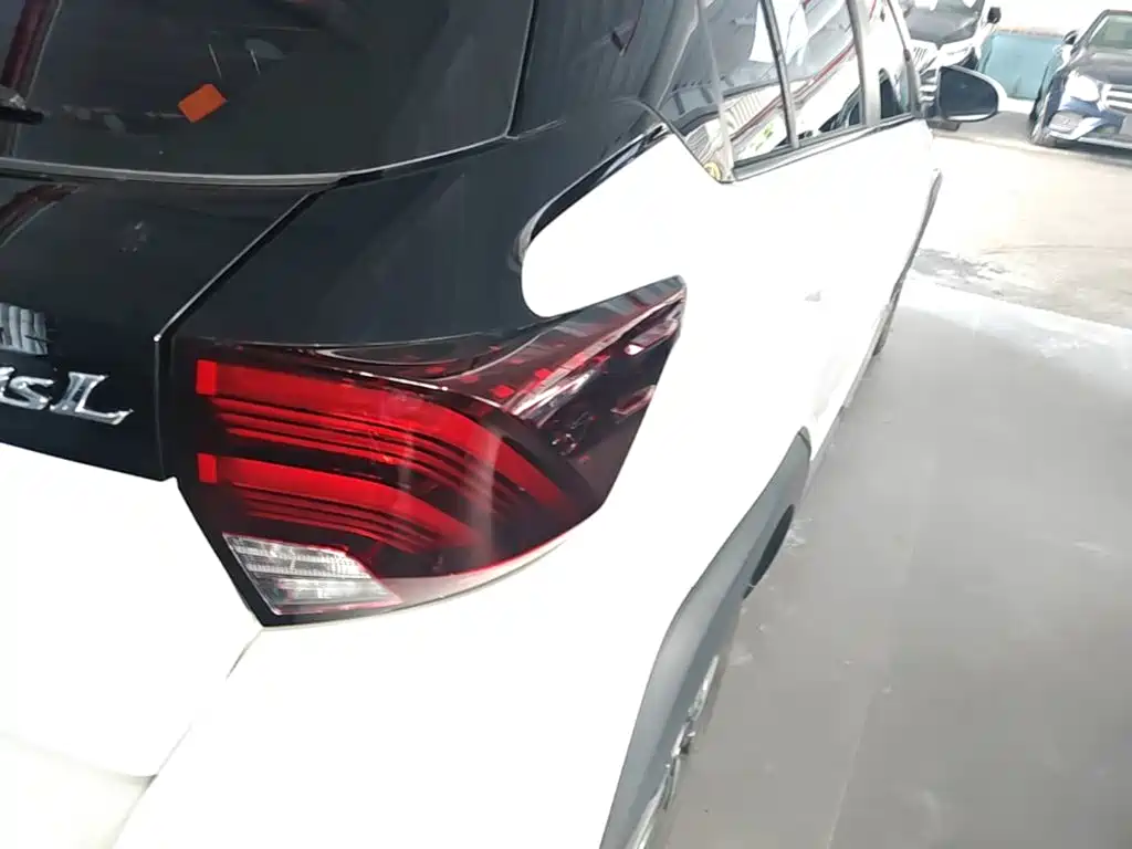 Toyota Yaris L — миниатюра 8