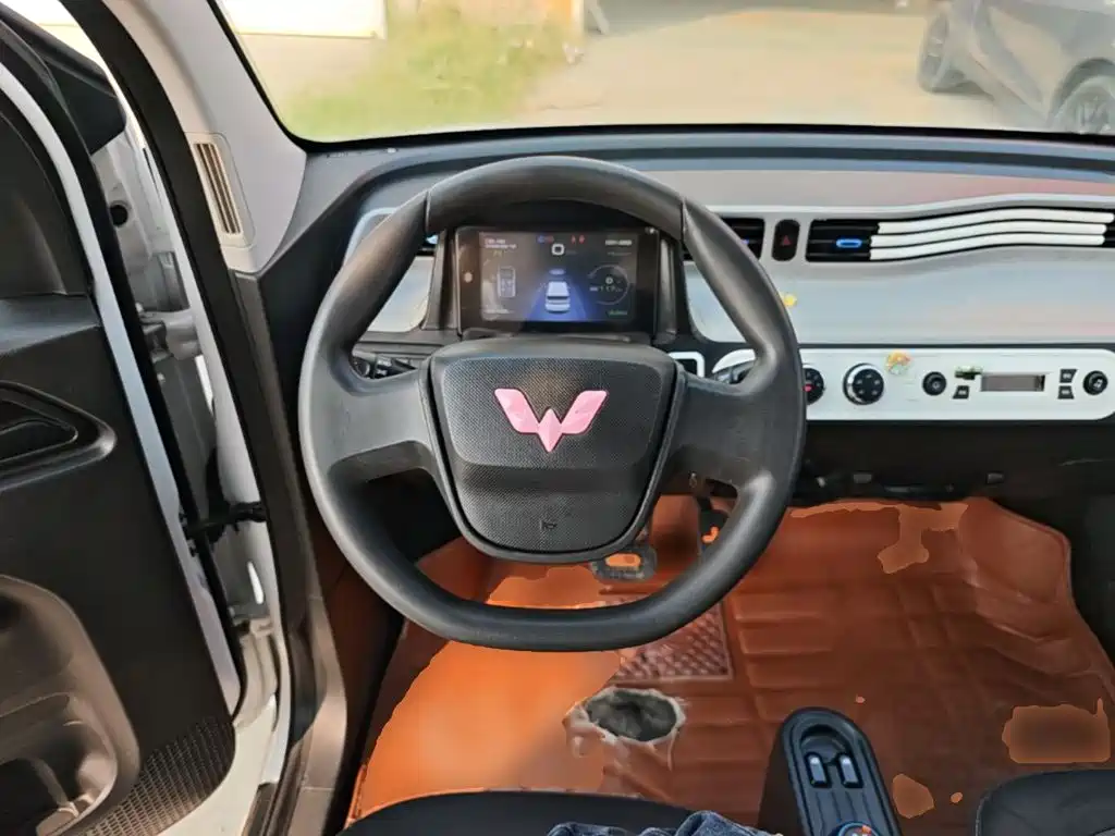 Wuling MINIEV — миниатюра 11