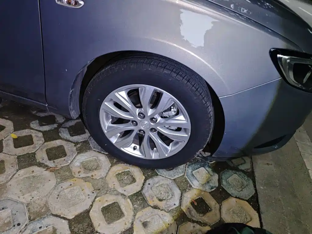Buick Excelle — миниатюра 9