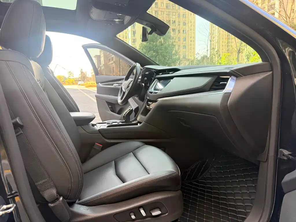 CADILLAC XT5