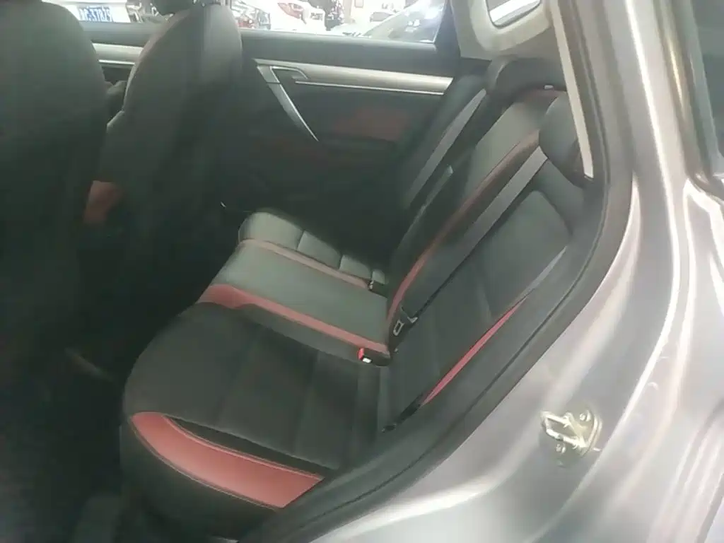 Geely Binyue — миниатюра 17