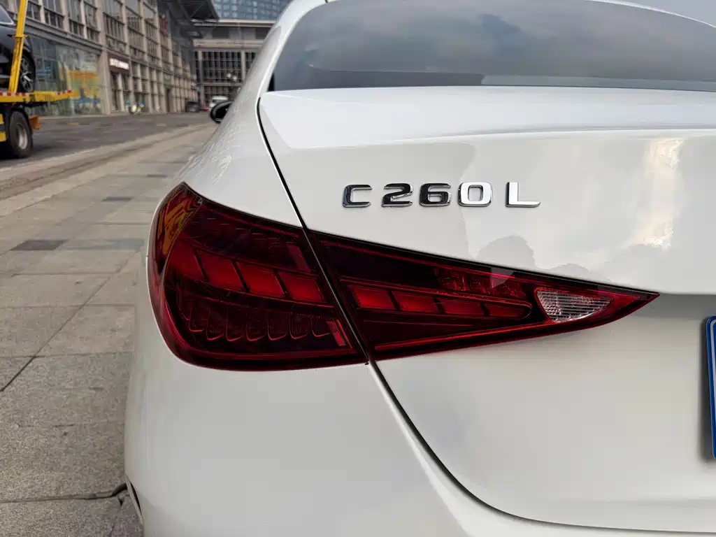 Mercedes-Benz C-Class — миниатюра 11