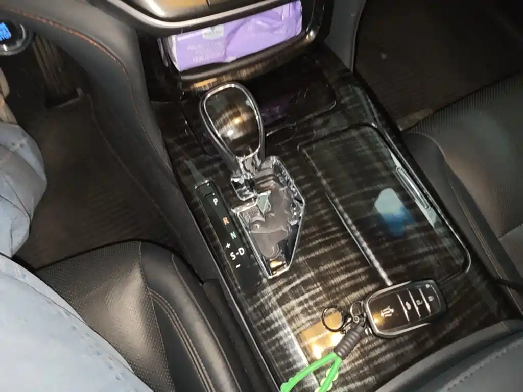 Toyota Crown — миниатюра 14