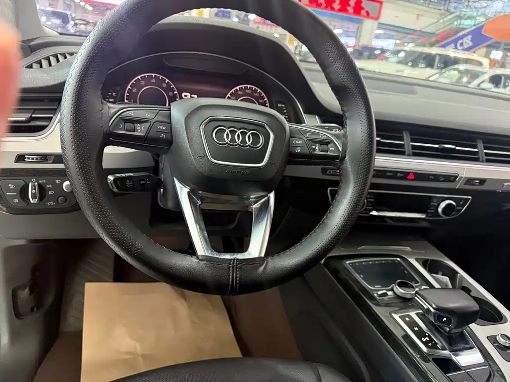 Audi Q7 — миниатюра 13