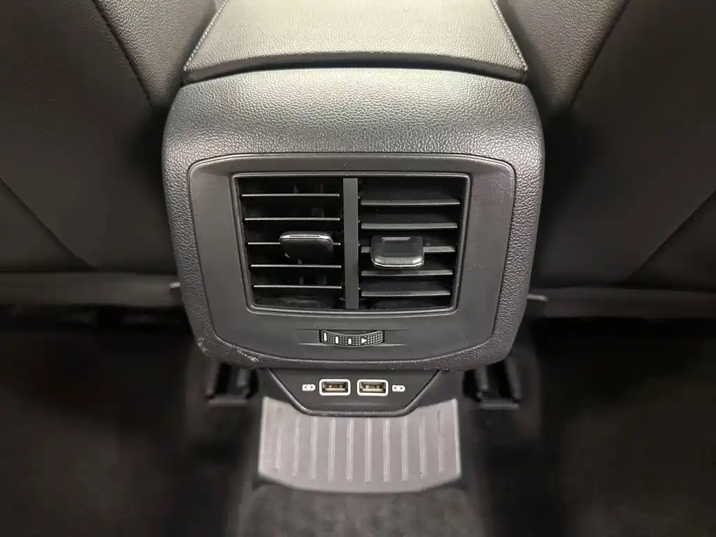 Volkswagen T-Roc — миниатюра 23