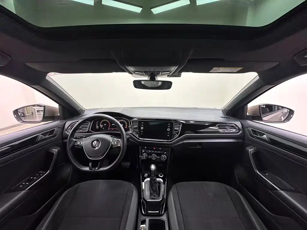 Volkswagen T-Roc — миниатюра 9