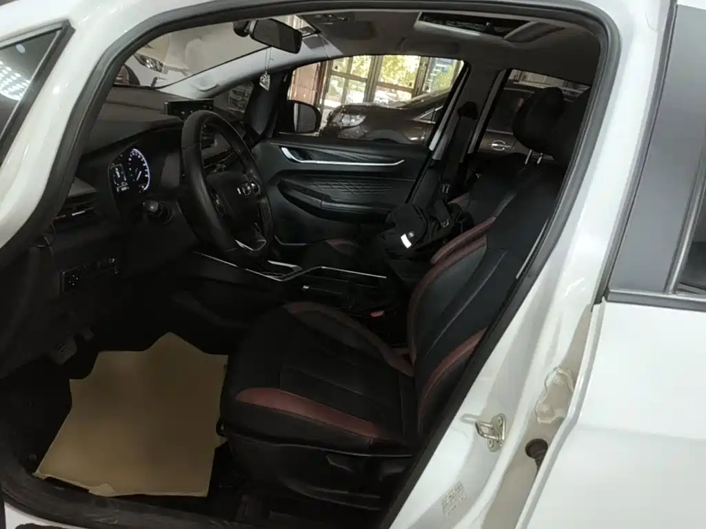 Geely Vision X3 — миниатюра 15