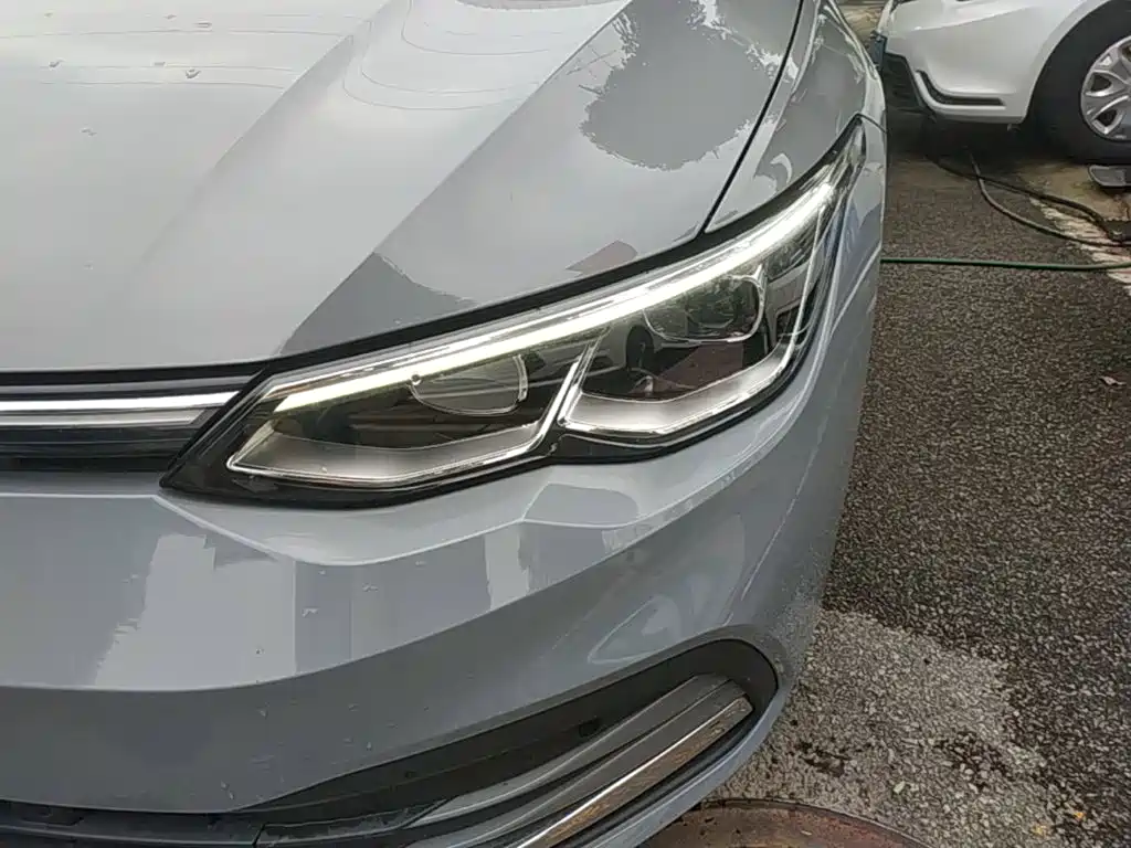 Volkswagen Golf — миниатюра 24