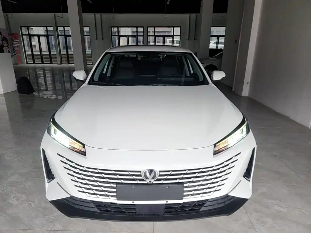 Changan Yida — миниатюра 3