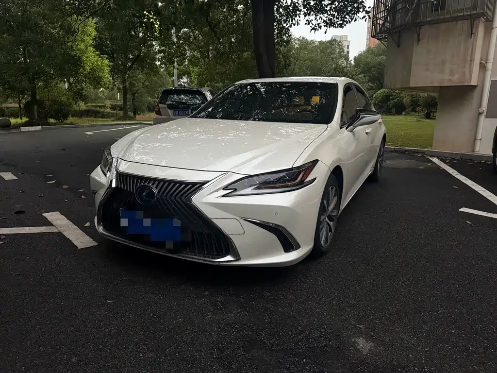 Lexus ES — миниатюра 2