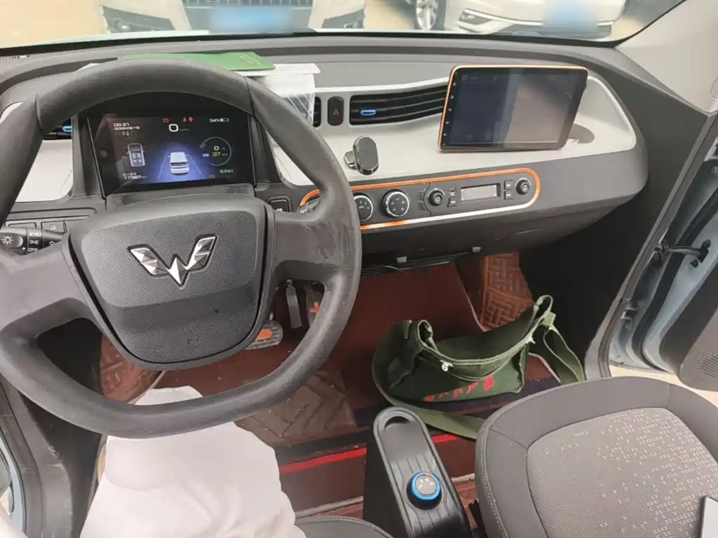 Wuling MINIEV — миниатюра 10