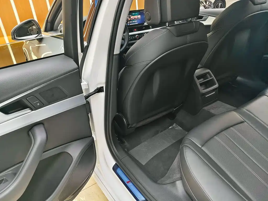 Audi A4L 2023 40 TFSI Fashion