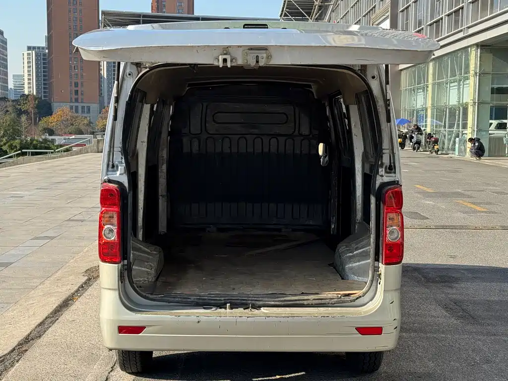 CHANGAN CHANGAN RUIXING EM60