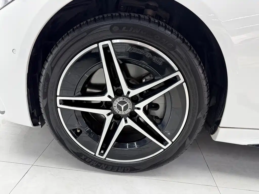 Mercedes-Benz C-Class — миниатюра 12
