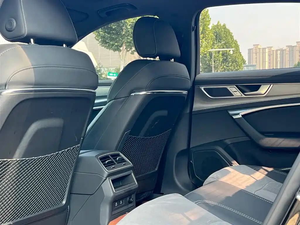 Audi A6L — миниатюра 6