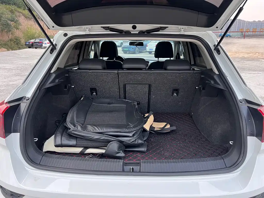Volkswagen T-Roc — миниатюра 15