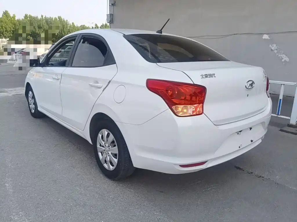 Hyundai Verna — миниатюра 5